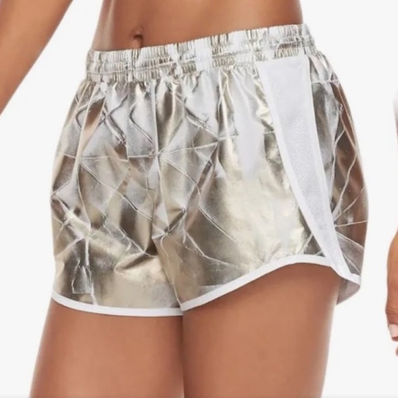 🔥Under Armour | Women’s Gold and White Crackle Heat Gear Running Shorts lined XS - Picture 1 of 10